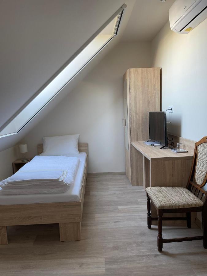 Szolofuert Fogado Bed & Breakfast Kecskemet Exterior photo